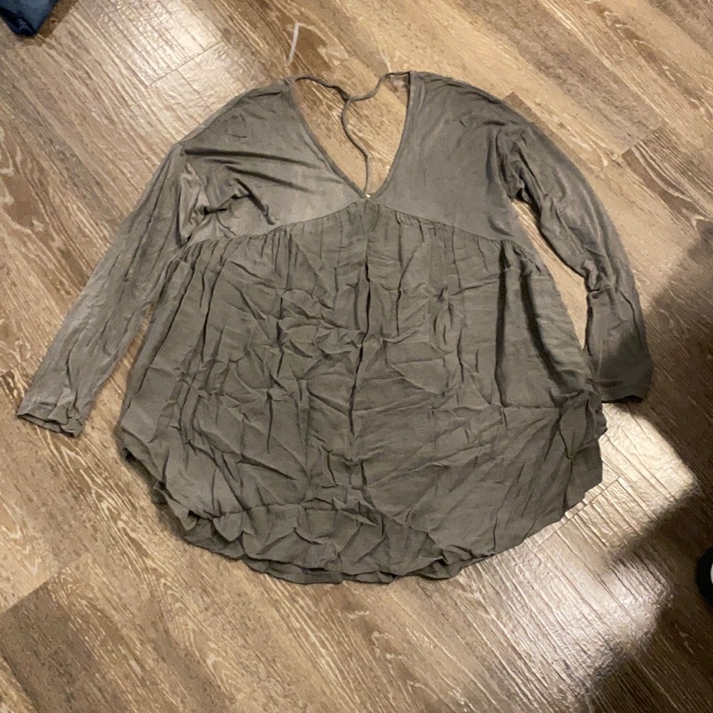 Boutique flowy shirt